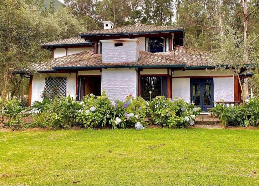 Hacienda San Juan De La Vega Bed & Breakfast Otavalo Exterior photo